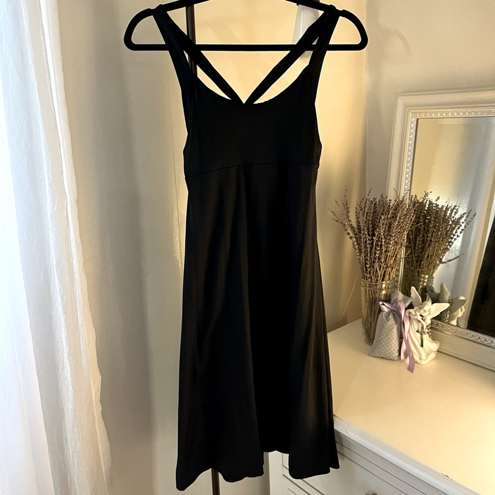 Patagonia athletic dress